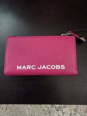 Marc Jacobs Fuchsia Pebbled Leather Zip Wristlet